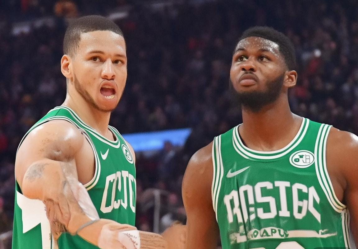 扬尼斯·阿德托昆博加盟凯尔特人！雄鹿NBA交易震动联盟，东部格局一夜颠覆